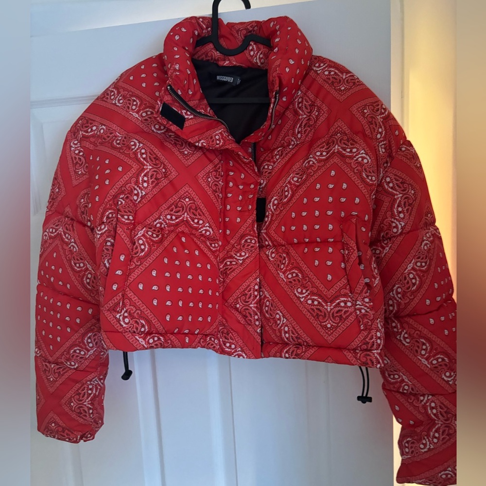 MISSGUIDED Cropped Puffer